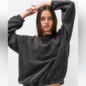 Ghanda  basic crew sweatshirt black NWT 8 Small